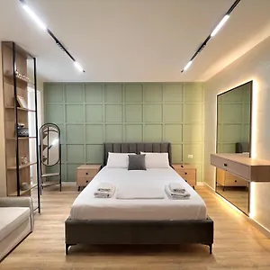 Syncron In The Center Of Appartement Tirana